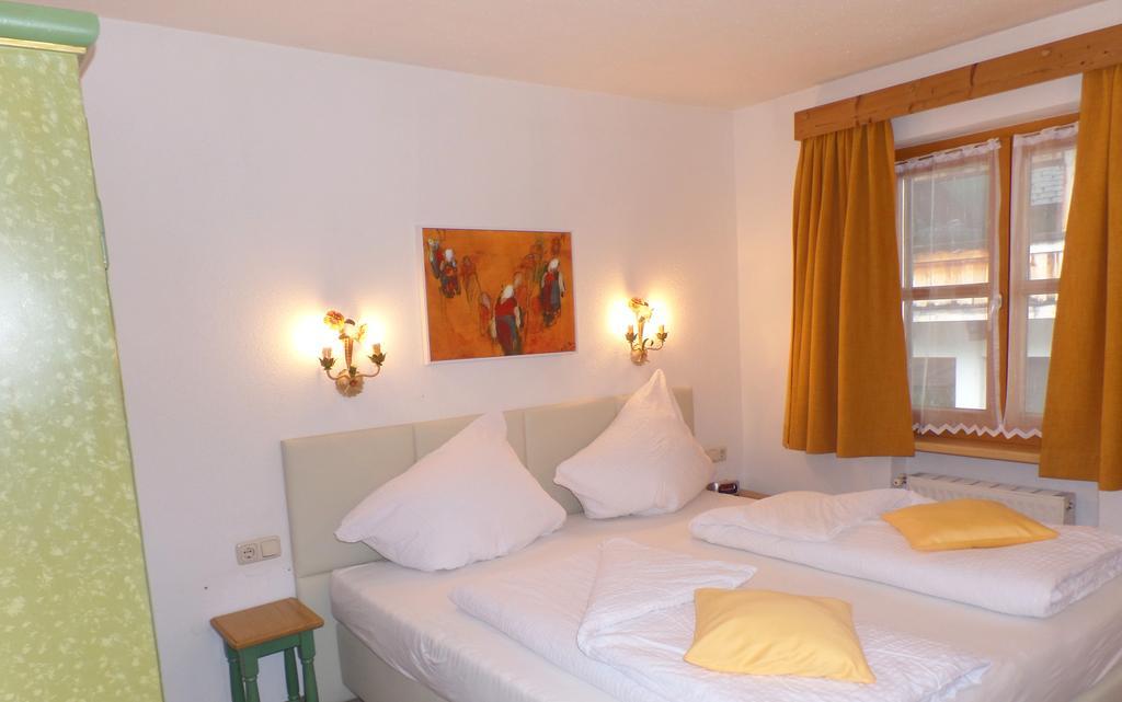 Landhaus Sonnenberg Sankt Anton am Arlberg Kamer foto