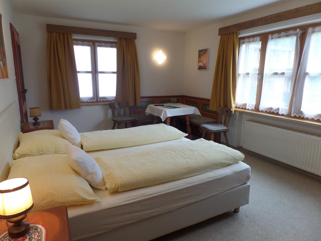 Landhaus Sonnenberg Sankt Anton am Arlberg Kamer foto